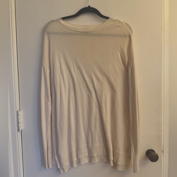 Long sleeve, thin cream sweater - Picture 1 of 2